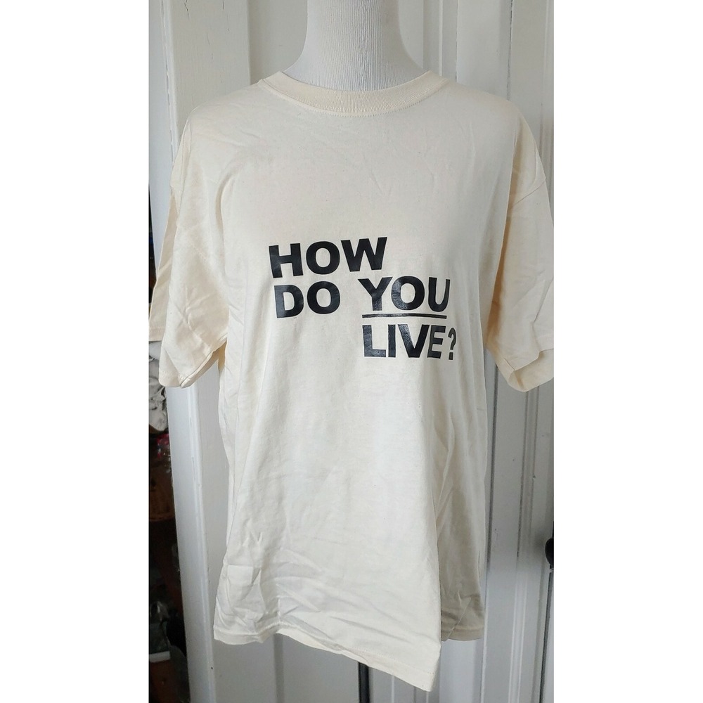 Gildan Shirt Men's Size XL Cream Black Africa How Do You Live? Graphic T NWOT